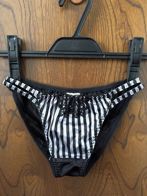 【レディース・下着】エメフィール　光沢サテン×ストライプ×バタフライ　セクシーカジュアルなコレクション 黒 Mサイズ